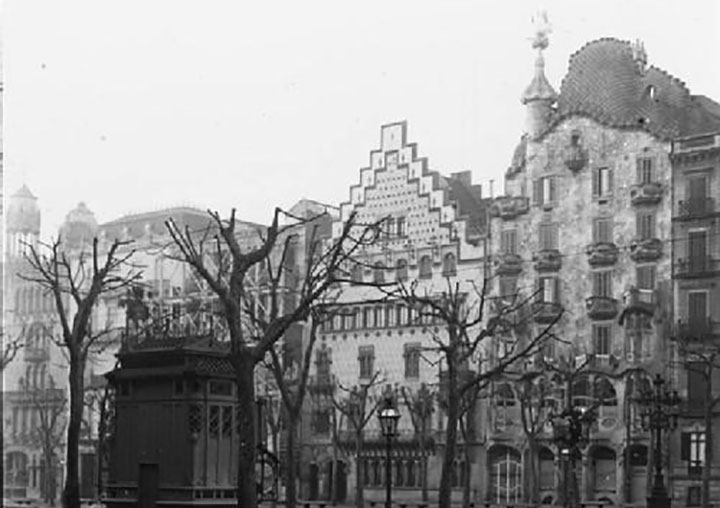 Casa Amatller. Passeig de Gràcia, 40. 