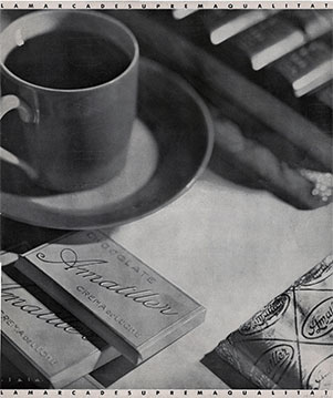 Fotografia publicitària de Xocolata Amatller, obra de Josep Sala Tarragó. Any 1930.  Josep Sala va estudiar pintura a l